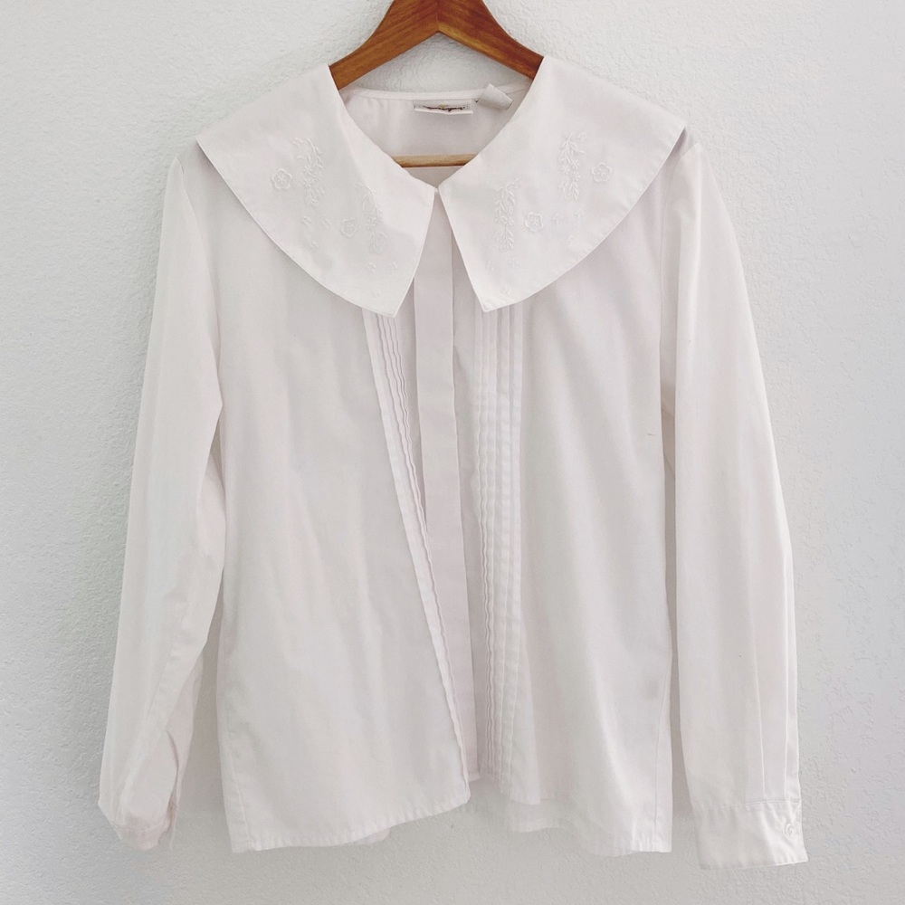 Embroidered big collar vintage blouse
